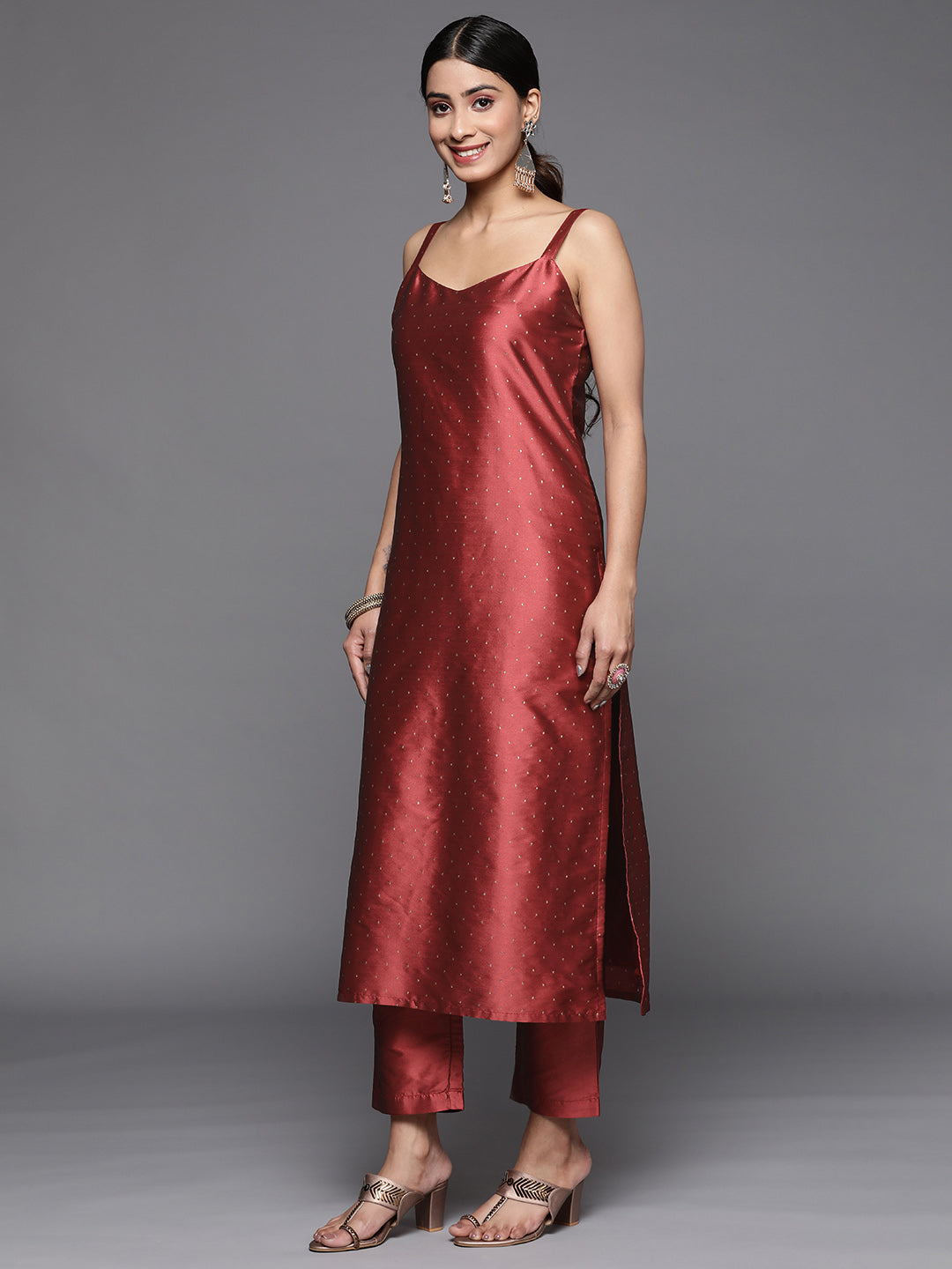 Dhiyona VR Women's Maroon Embroidered Straight Kurta, Round Neck With Side Slits