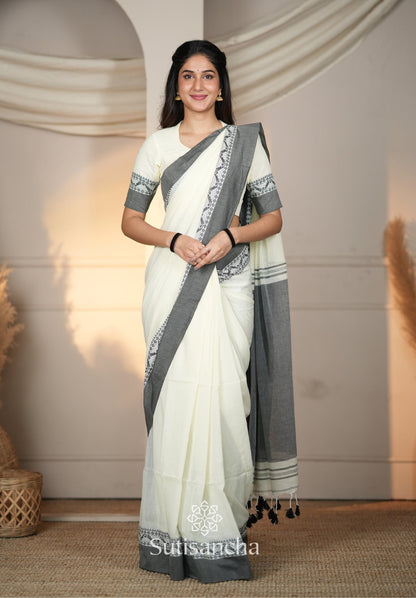 Dhiyona SS The Weaver's Touch: Pure Bengal Cotton Saree with Timeless Appeal
