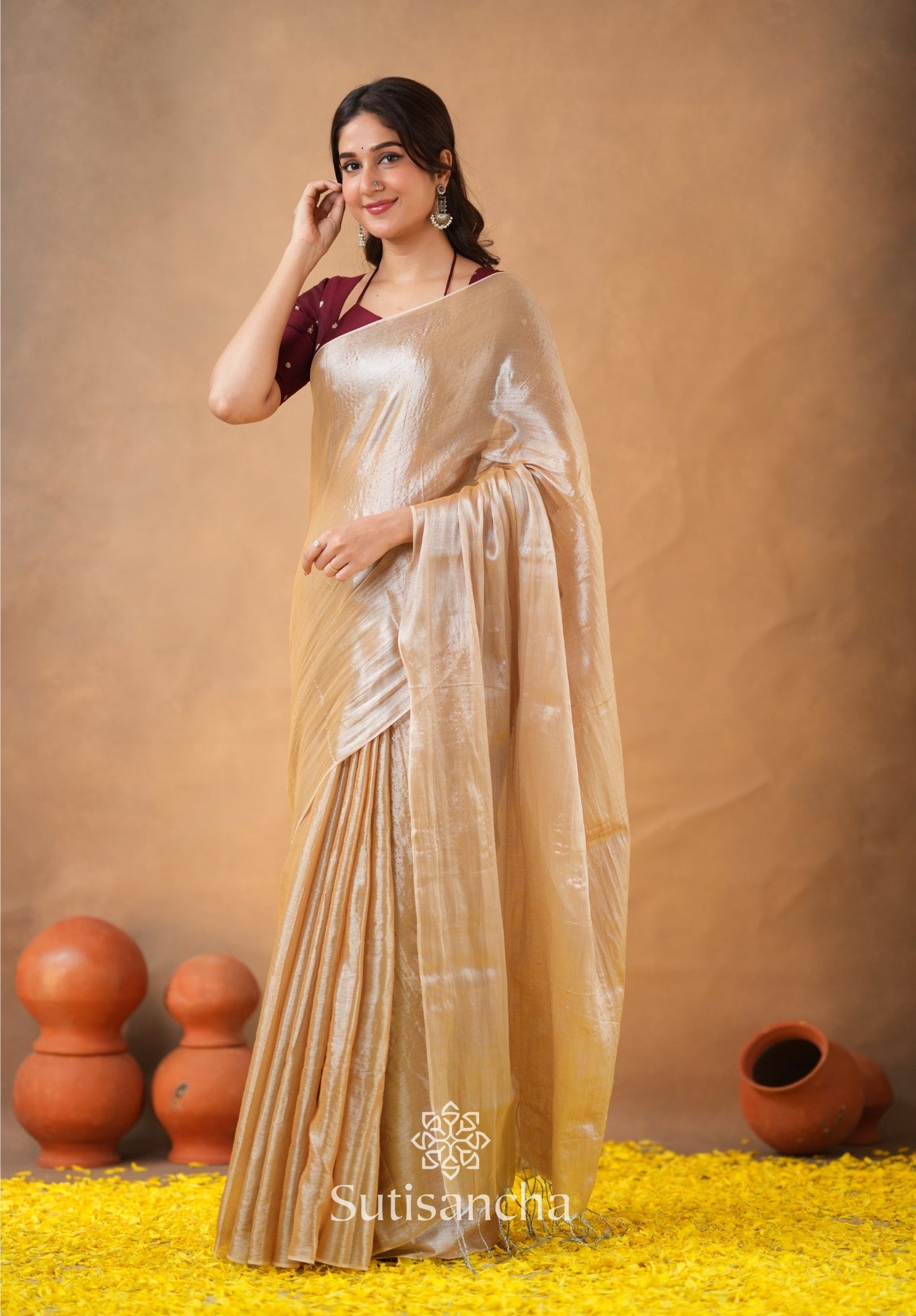 Dhiyona SS Ivory Gold Horizon – Flowing with Regal Charm
