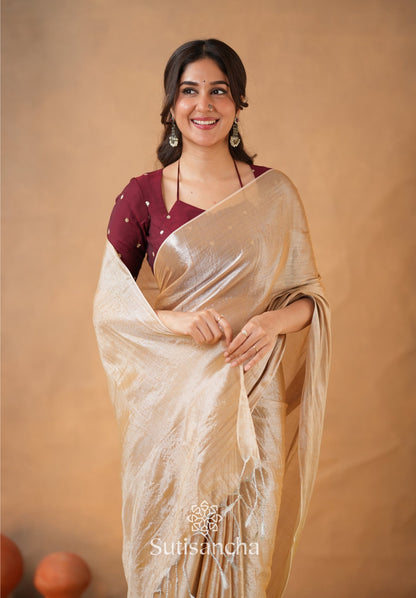 Dhiyona SS Ivory Gold Horizon – Flowing with Regal Charm