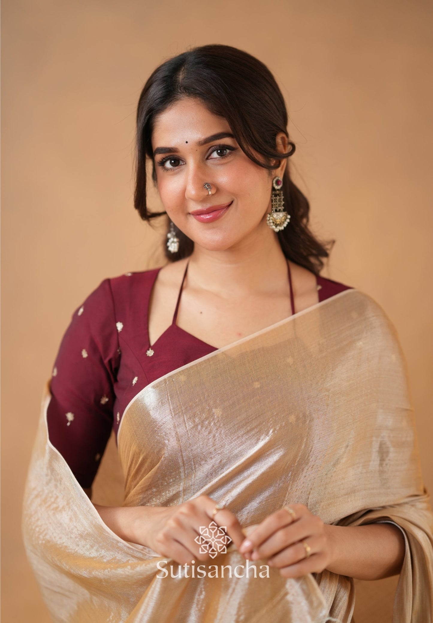 Dhiyona SS Ivory Gold Horizon – Flowing with Regal Charm
