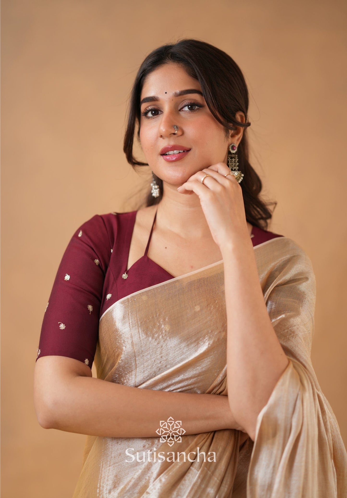 Dhiyona SS Ivory Gold Horizon – Flowing with Regal Charm