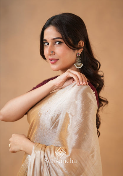 Dhiyona SS Ivory Gold Horizon – Flowing with Regal Charm