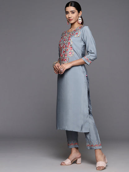 Dhiyona VR Women's Blue Embroidered Kurta Paired With Tonal Bottom And Organza Embroidered Dupatta