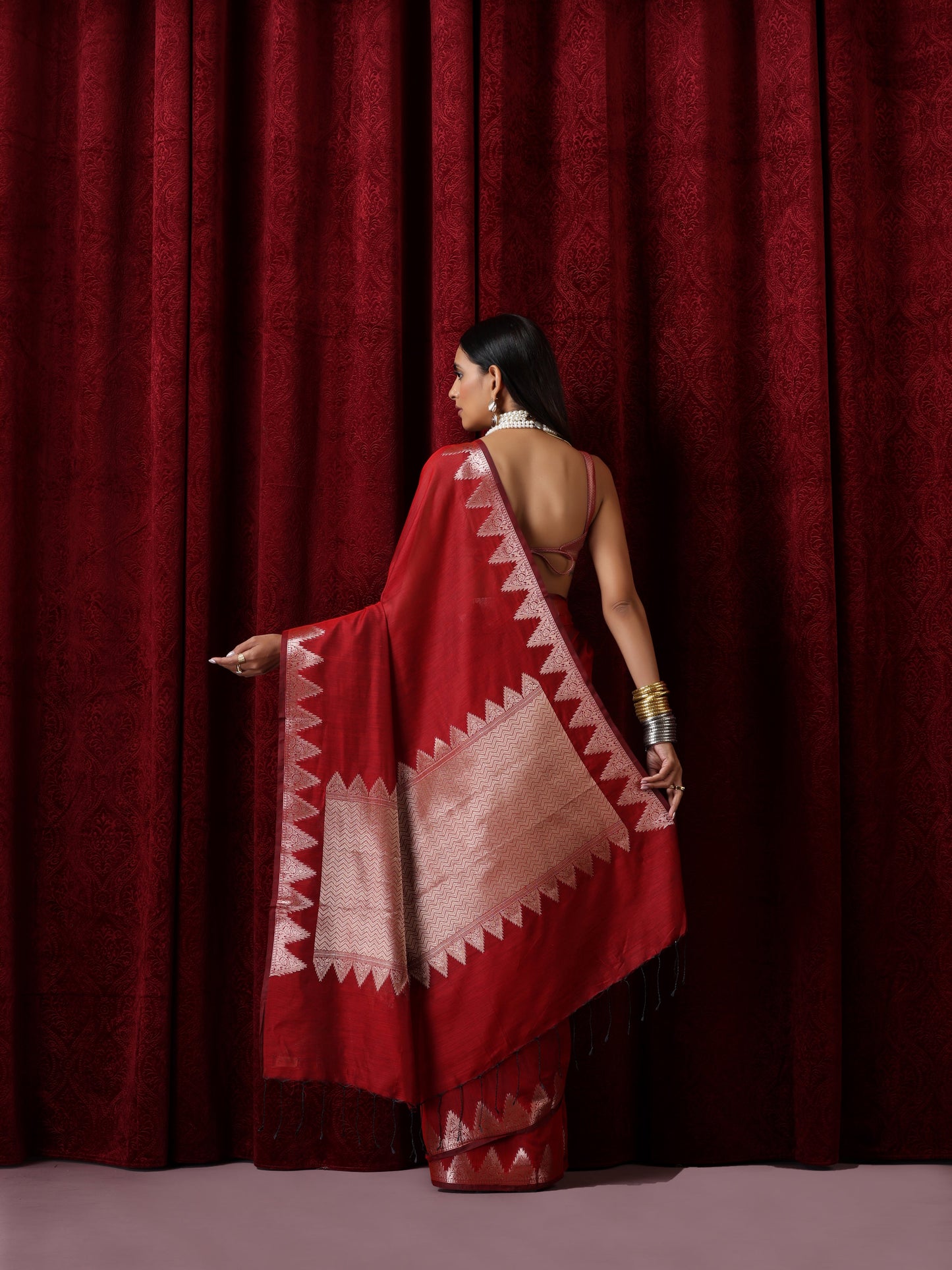 Dhiyona ST Banaras Red Temple Mul Mul Cotton Silk Saree with Blouse Fabric