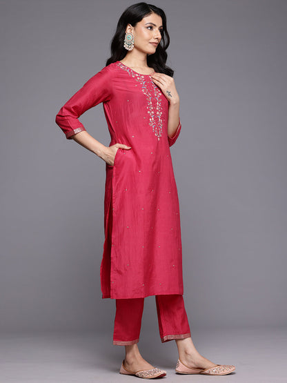 Dhiyona VR Women's Fuchsia Thread And Zari Embroidered Sequins Embellished Kurta Set With Dupatta