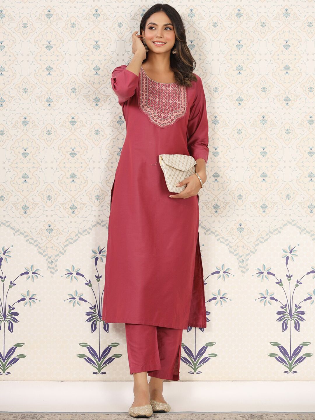Dhiyona OD  Floral Embroidered Kurta
