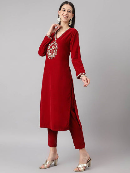 Dhiyona KL zardosi Yoke Design Regular Velvet Kurta With Trousers & Dupatta