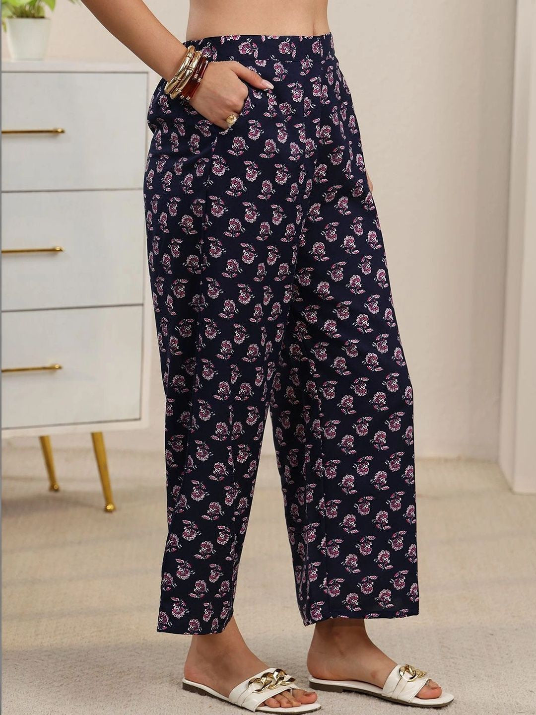 Women Floral Printed Regular Kurta with Palazzos