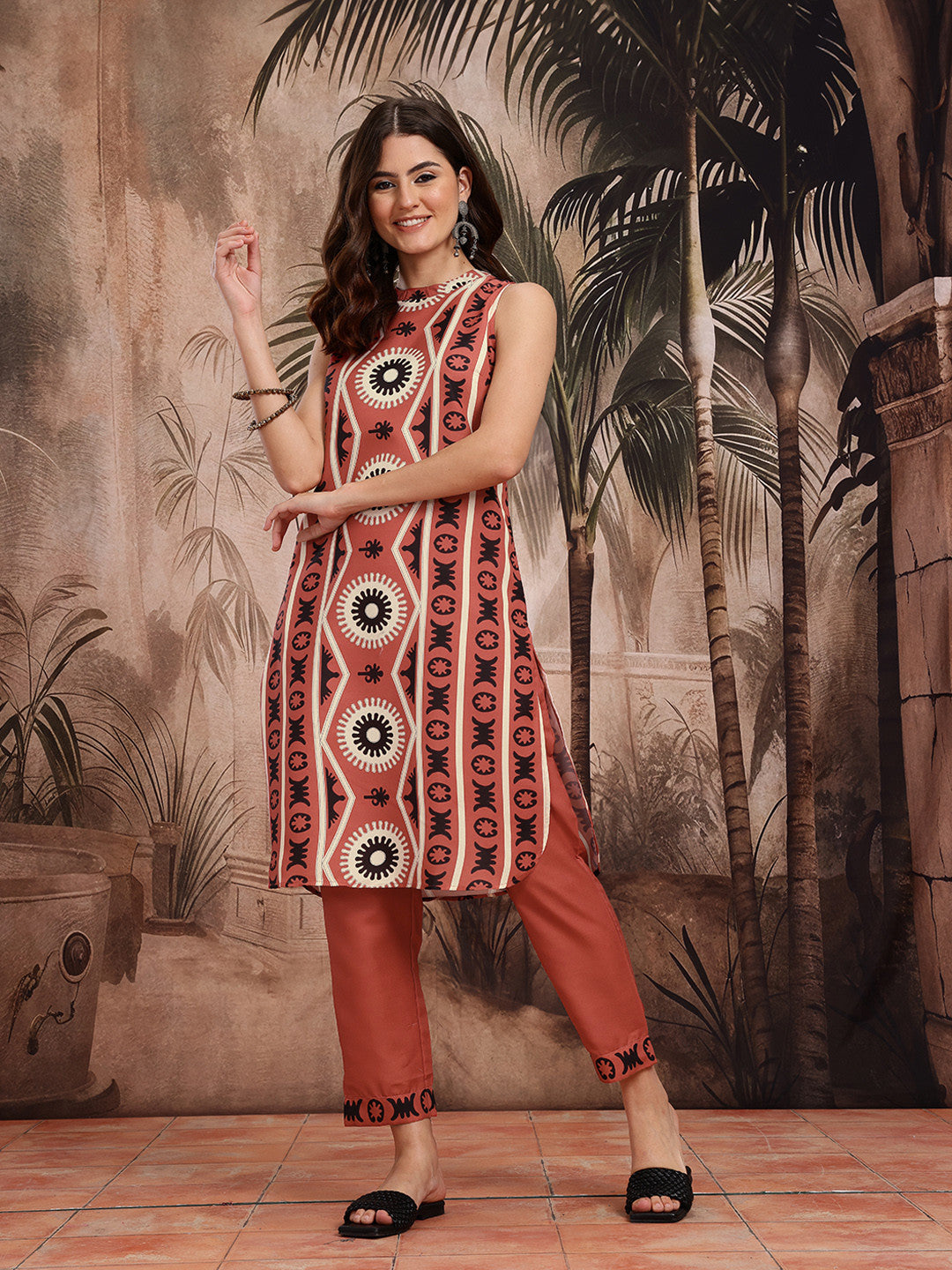 Ethnic Motifs Print Straight Kurta with Trousers