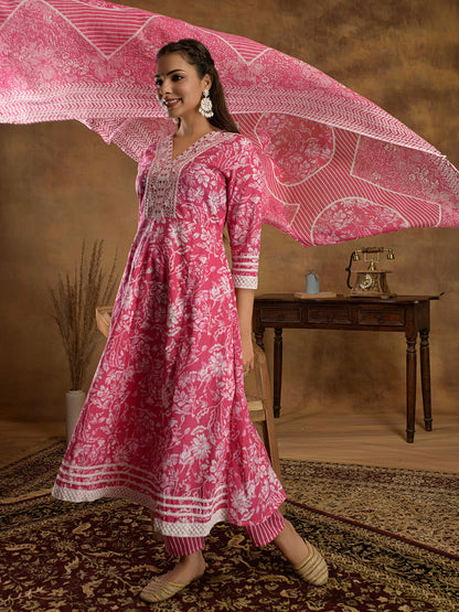 Women Floral Panelled Gotta Patti Pure Cotton Kurti with Trousers & With Dupatta