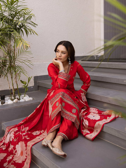 Dhiyona KL Women Floral Embroidered Kurta with Palazzo & Dupatta