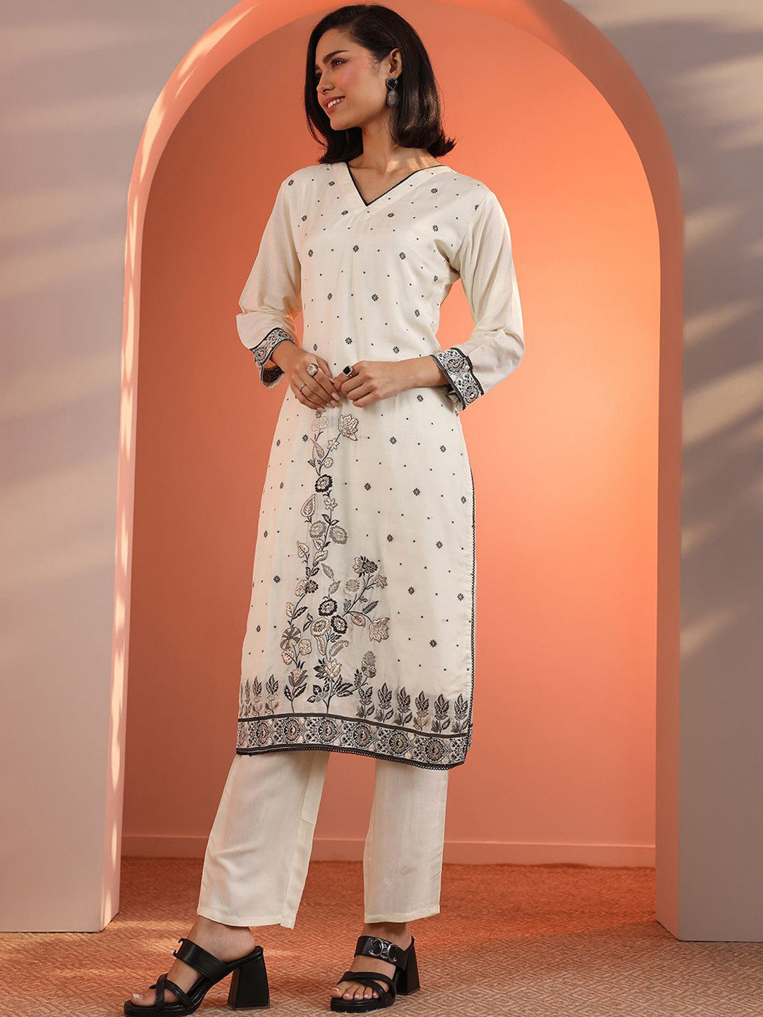 Women Woven Design Embroidered Kurta with Trousers & Dupatta