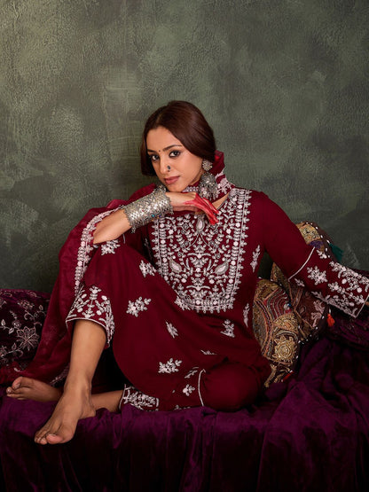 Women Ethnic Motifs Embroidered Regular Thread Work Kurta with Trousers & With Dupatta