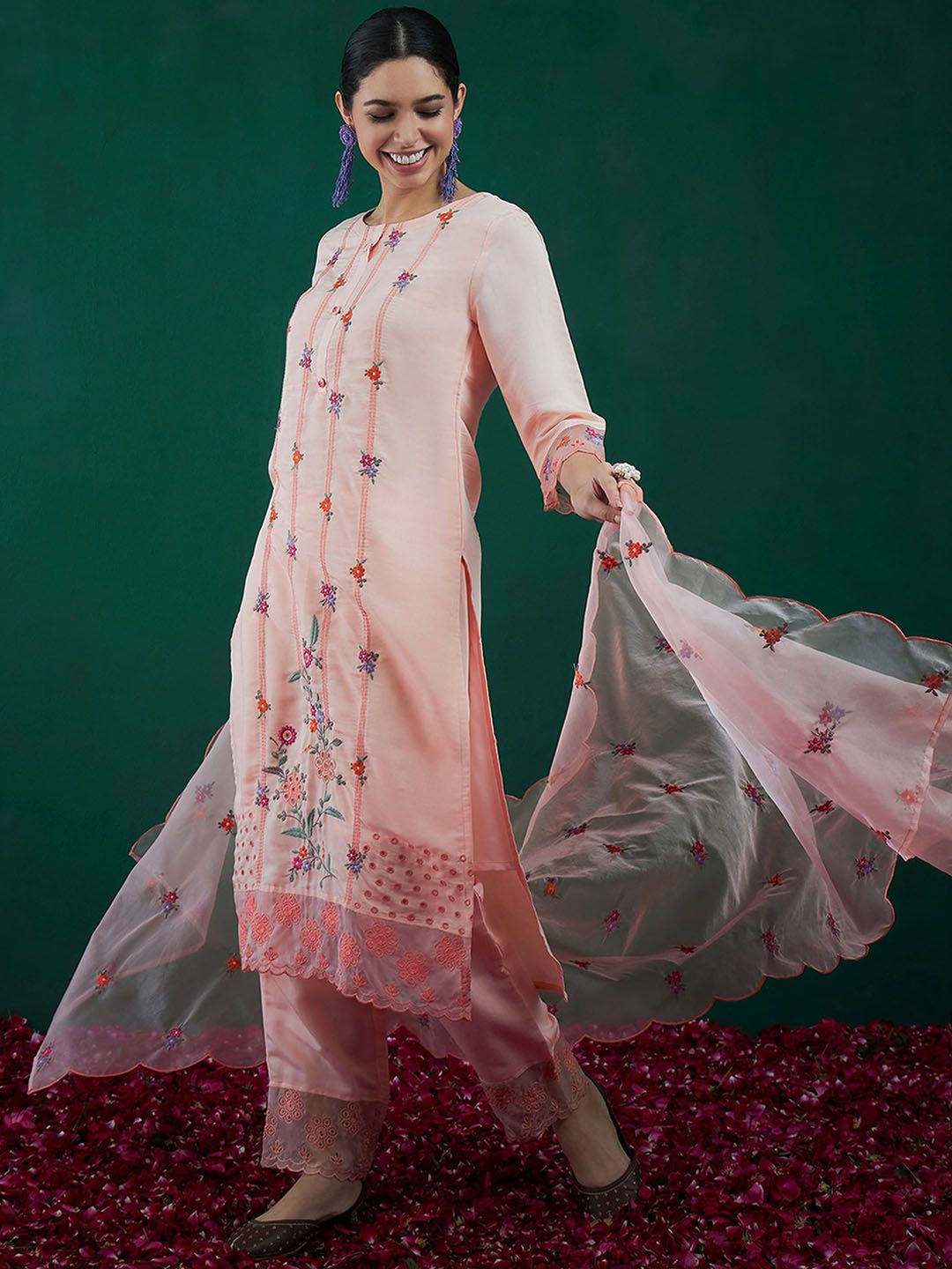 Dhiyona IE Floral Embroidered Regular Thread Work Kurta With Trousers & Dupatta