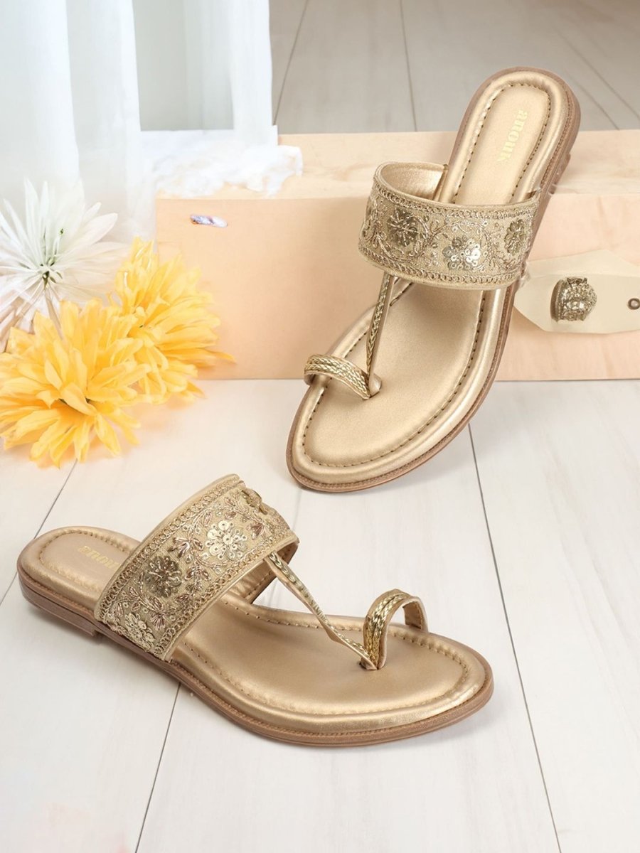 Dhiyona AK Ethnic Embellished One Toe Flats