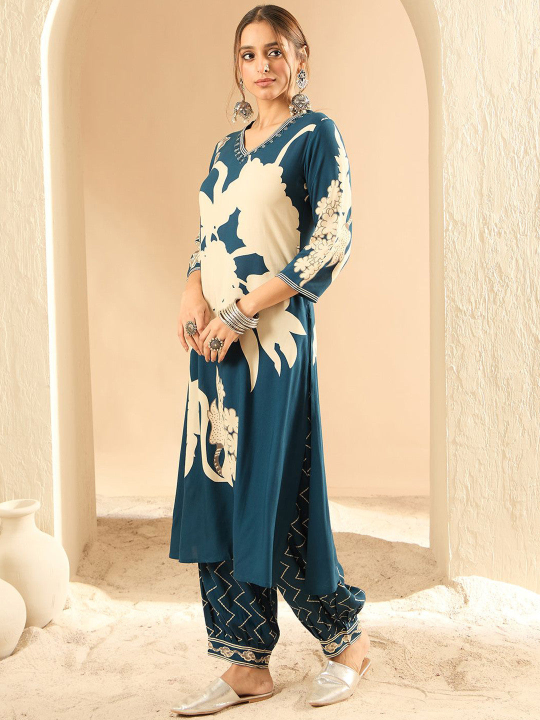Women Floral Printed Regular Sequinned Kurta with Salwar