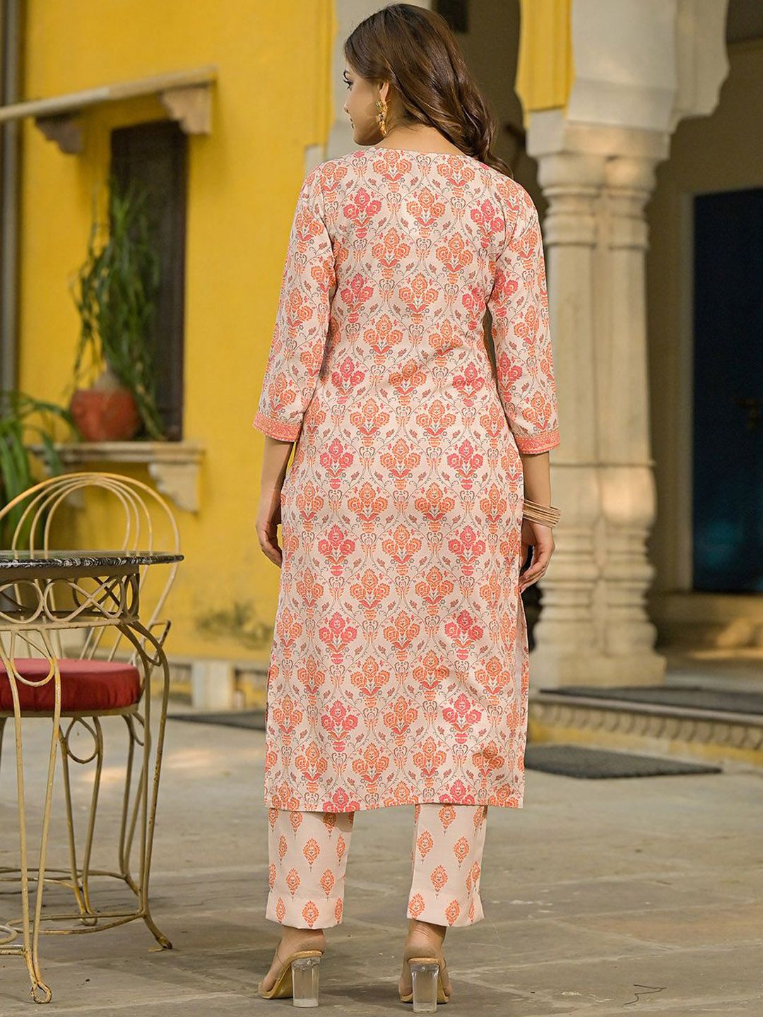 Dhiyona KL Women Floral Printed Regular Kurta with Trousers & With Dupatta