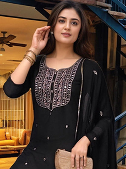 Dhiyona KL Women Ethnic Motifs Embroidered Regular Sequinned Kurta Set