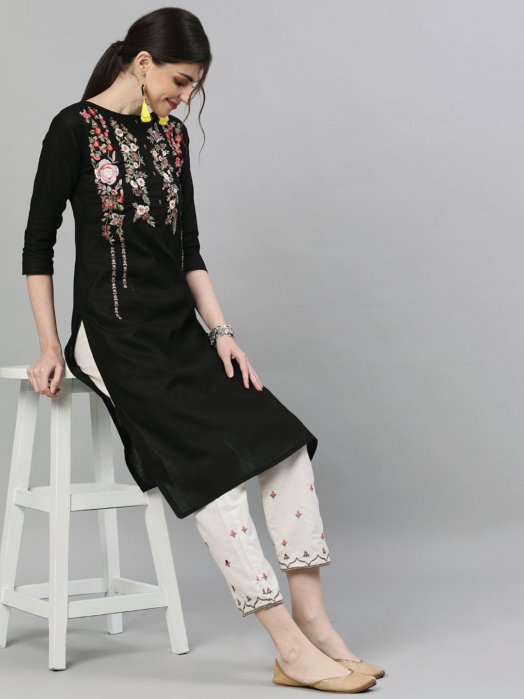 Dhiyona IS Women's Women Black & Off-White Embroidered Kurta with Trousers