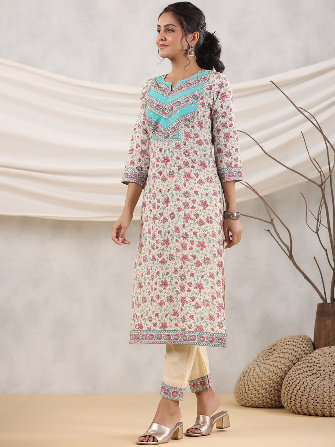 Dhiyona RR Women's Floral Printed Regular Sequinned Pure Cotton Kurta with Trousers