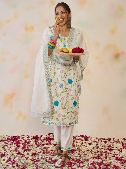 Women Floral Embroidered Regular Thread Work Kurta with Trousers & With Dupatta