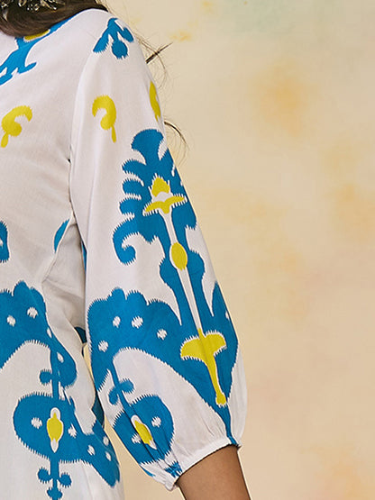 Women Printed Regular Kurti with Trousers