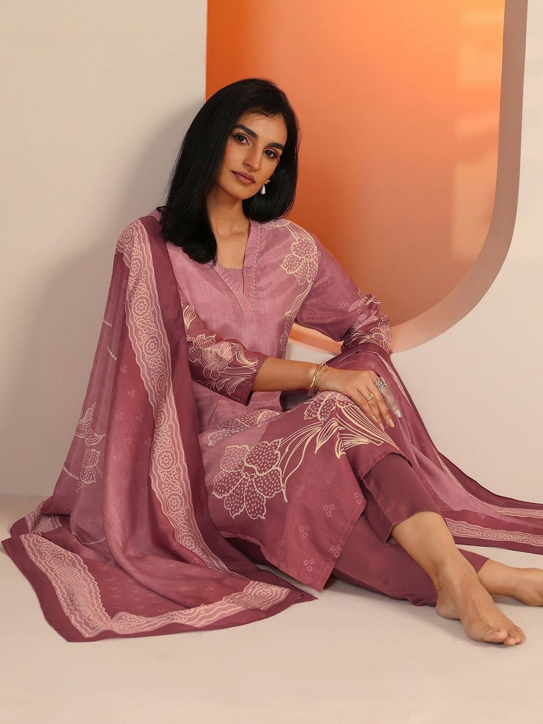 Women Floral Printed Regular Kurta with Trousers & With Dupatta
