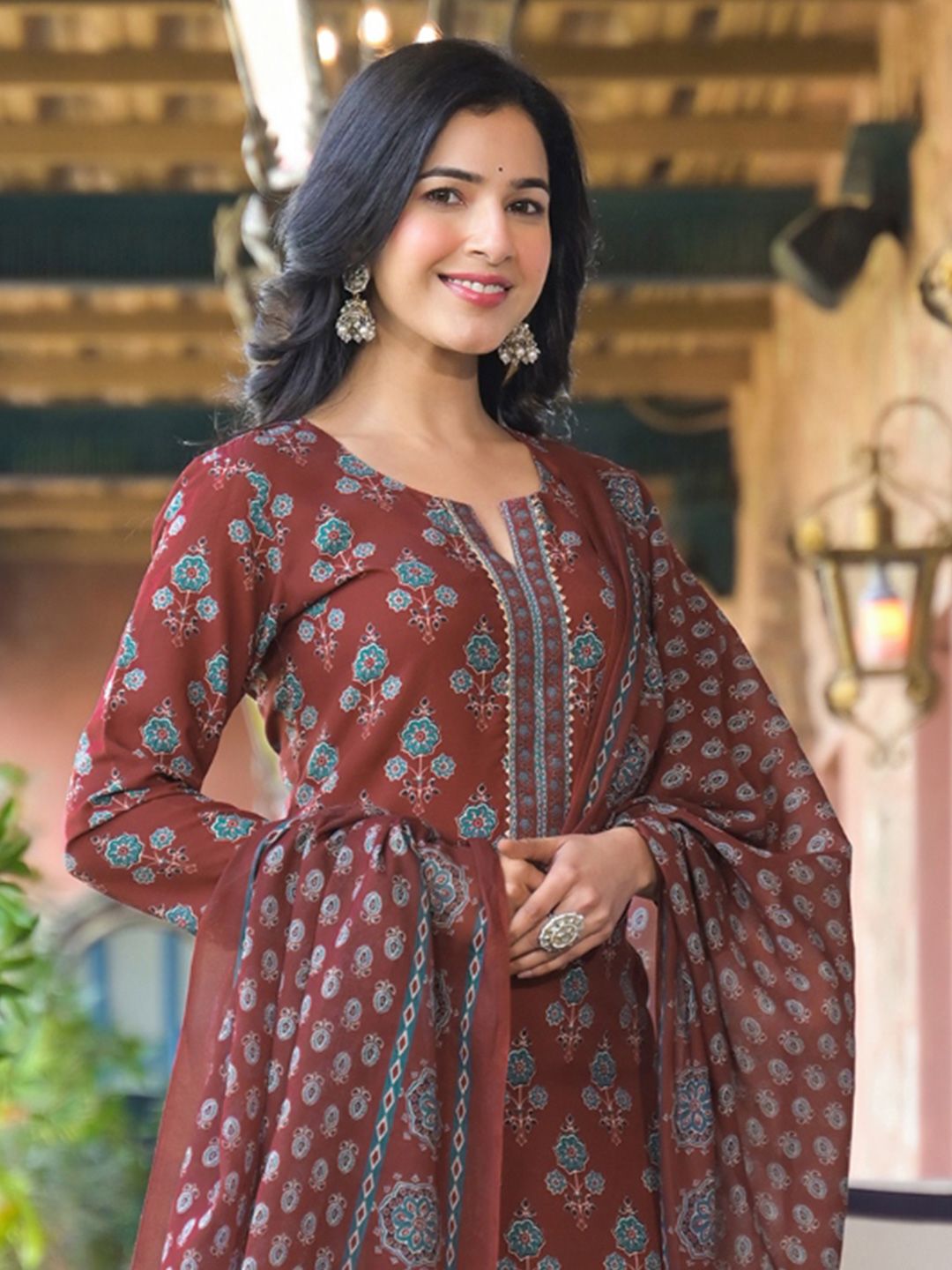 Dhiyona KL Floral Printed Regular Gotta Patti Straight Kurta with Trousers & Dupatta