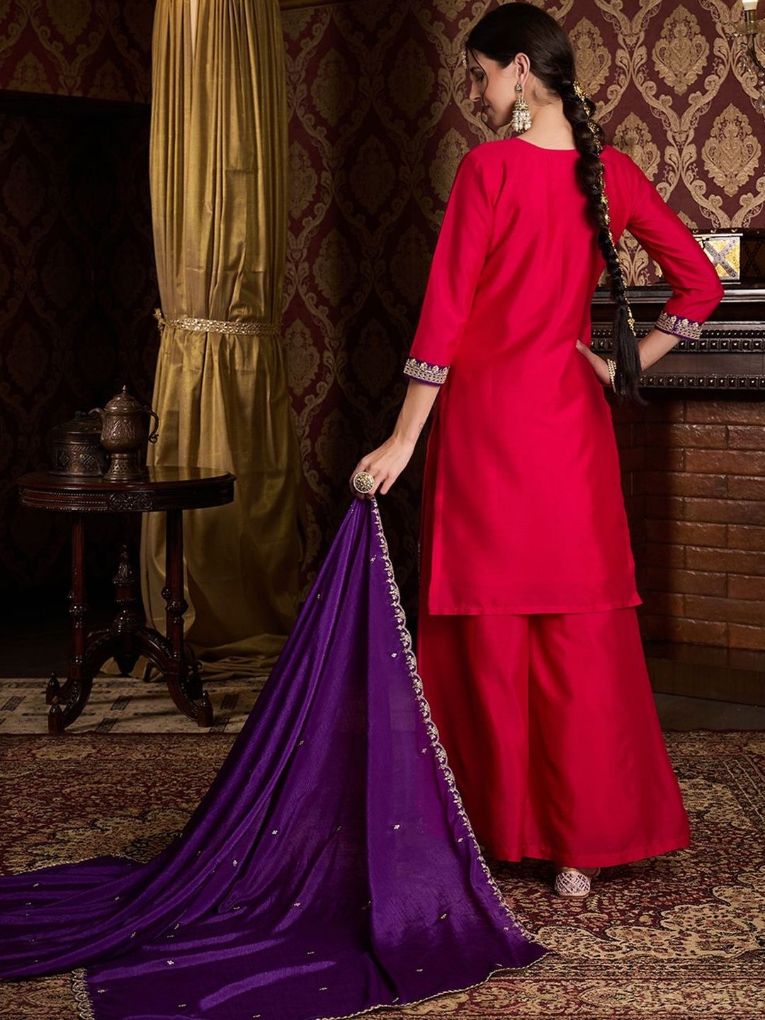 Dhiyona CH Floral Embroidered Regular Sequinned Kurta Set with Contrast Dupatta