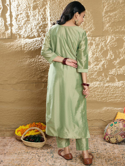 Women Floral Embroidered Regular Thread Work Kurta with Trousers