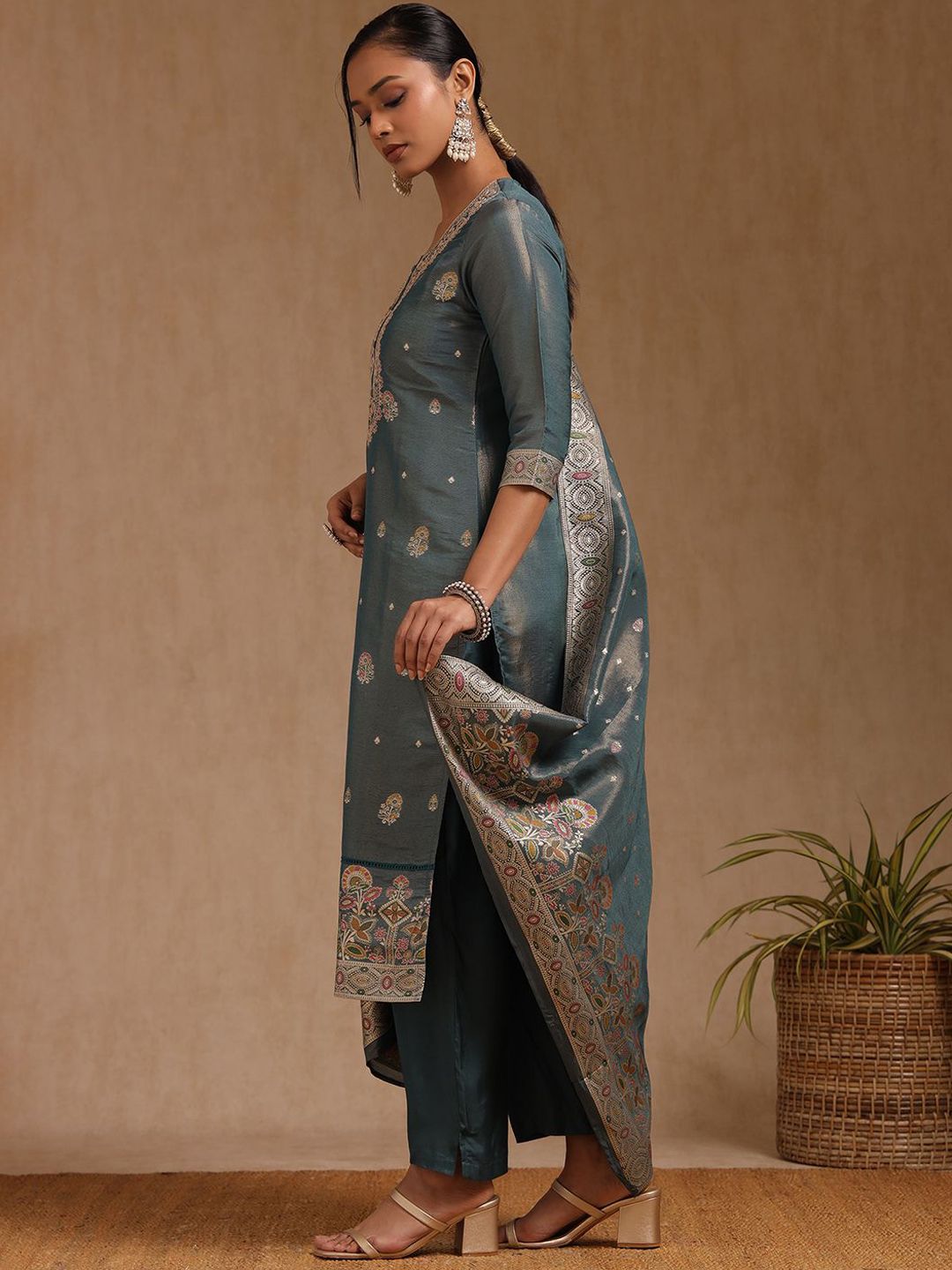 Dhiyona SO Women's Women Floral Embroidered Regular Chanderi Cotton Kurta with Trousers & With Dupatta
