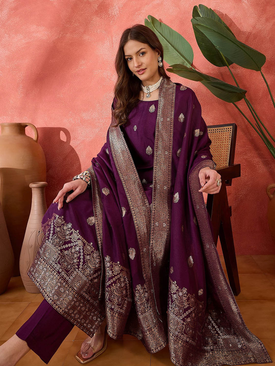 Women Woven Design Zari Kurta Set With Dupatta