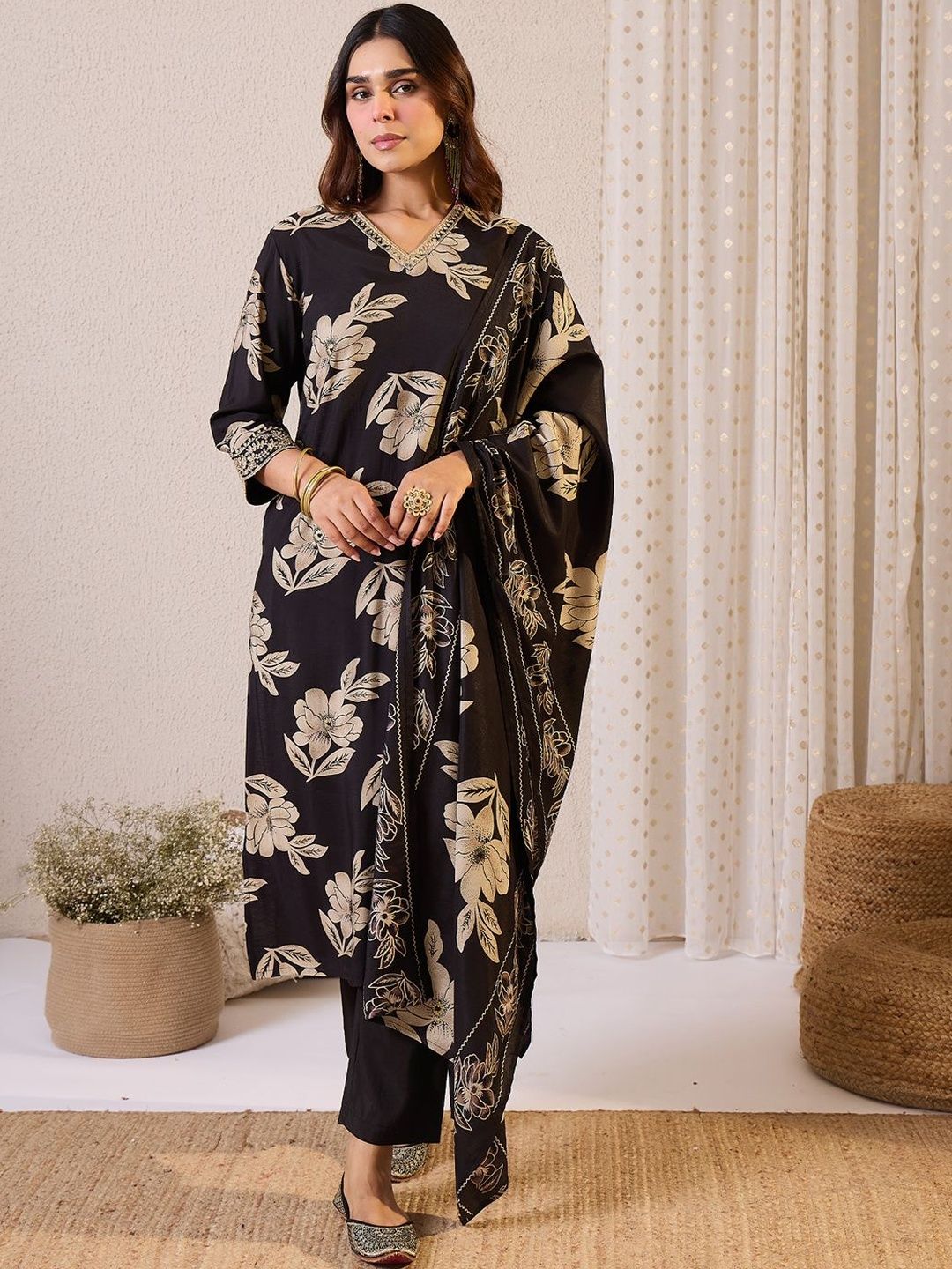 Dhiyona IE Women Floral Printed Regular Kurta With Trousers & Dupatta