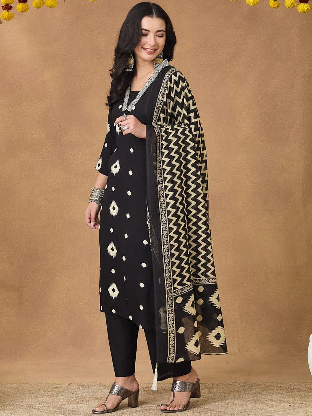 Women Ethnic Ikat Print Embroided Neck Kurta Set With Tasseled Dupatta