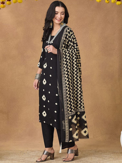 Women Ethnic Ikat Print Embroided Neck Kurta Set With Tasseled Dupatta