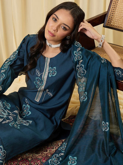 Women Floral Embroidered Regular Thread Work Kurta with Trousers & With Dupatta