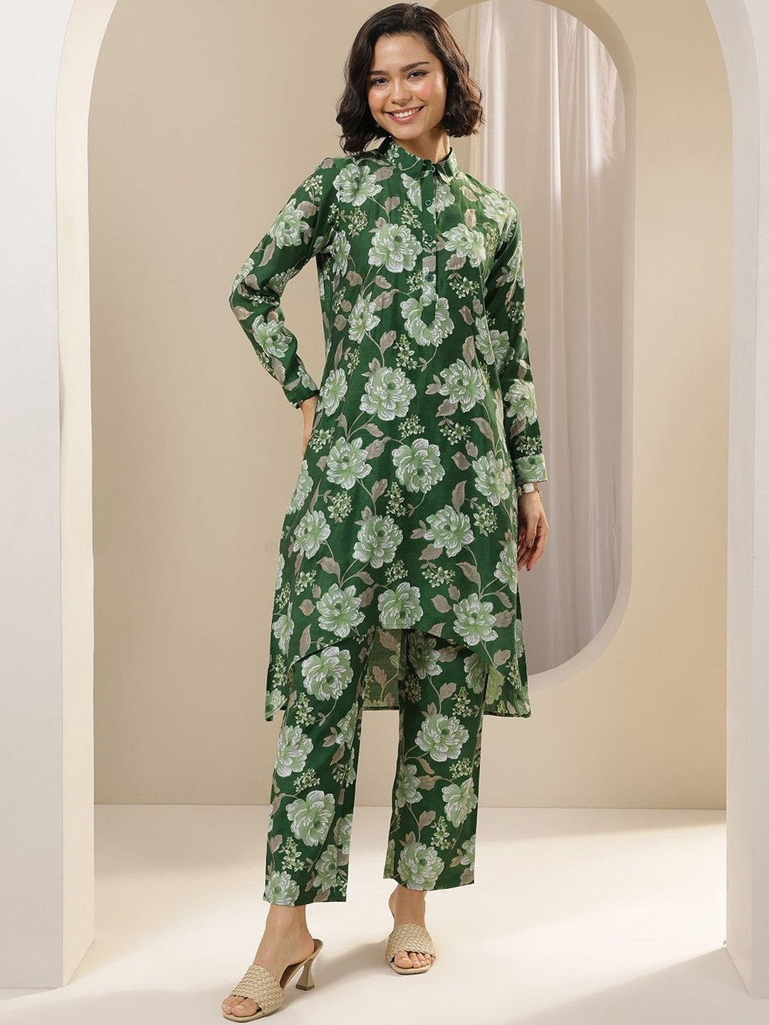 Women Floral Printed Regular Kurta with Trousers