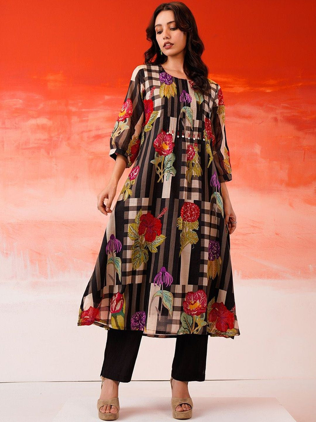 Printed Round Neck Kurta & Trousers