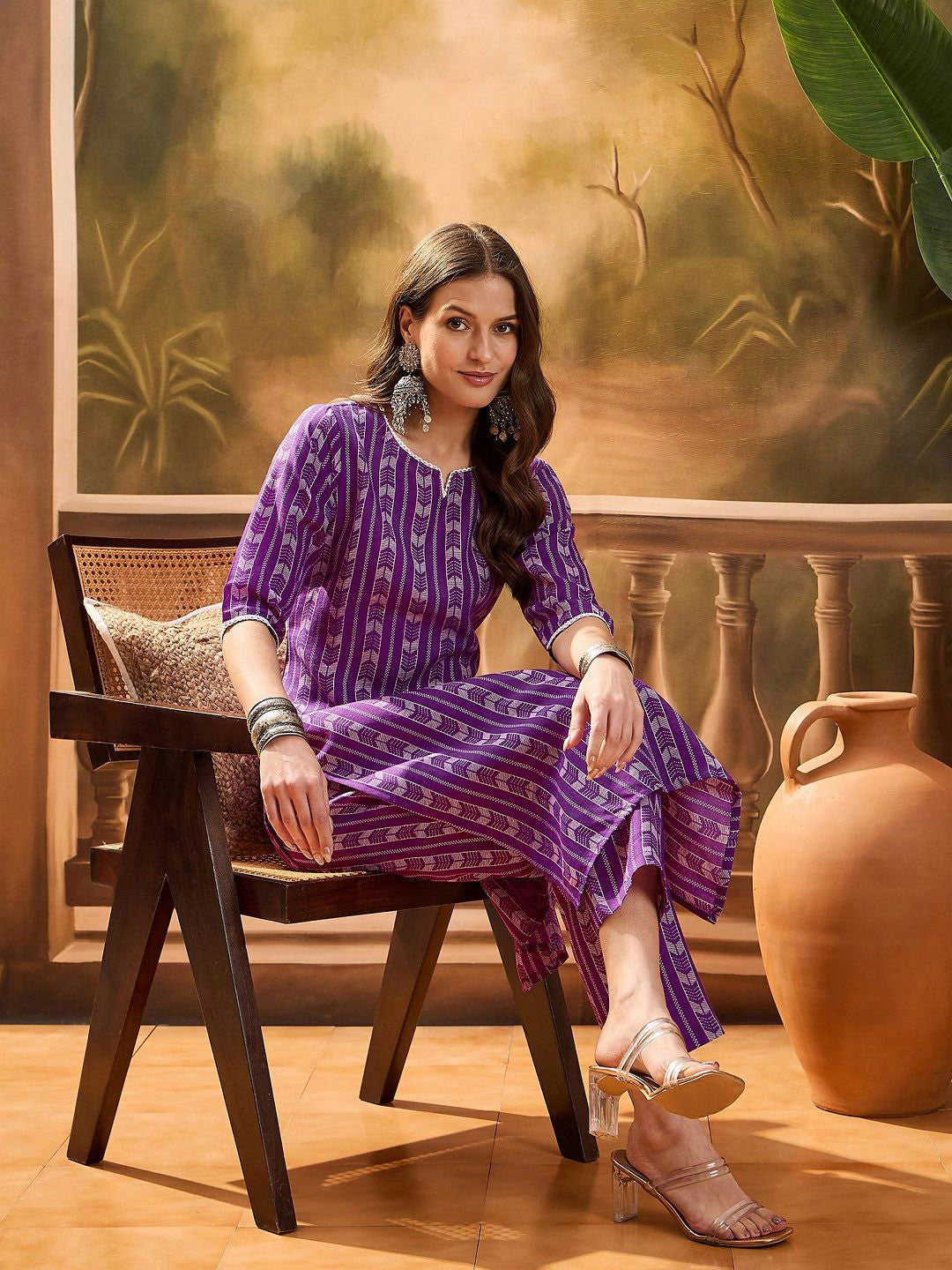 Dhiyona SN Women's Printed Straight Kurta & Trousers