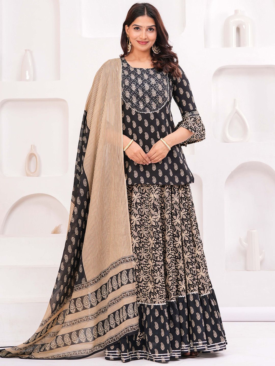 Dhiyona KL Women Paisley Printed Cotton Kurti with Skirt & Dupatta