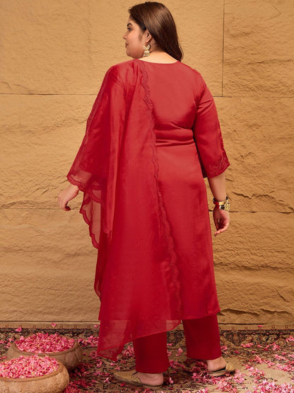 Dhiyona IN Plus Size Floral Yoke Design Straight Kurta With Trousers & Dupatta
