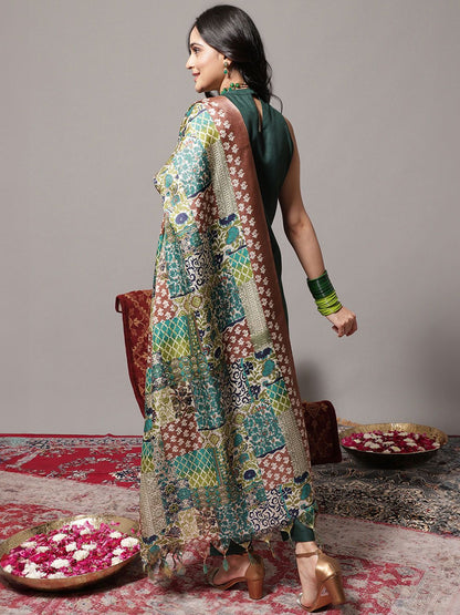 Green Regular Halter Neck Kurta With Trousers & Dupatta