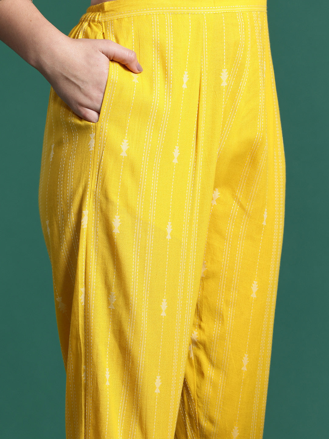 Ethnic Motifs Embroidered Thread Work Pure Cotton Kurta with Trousers