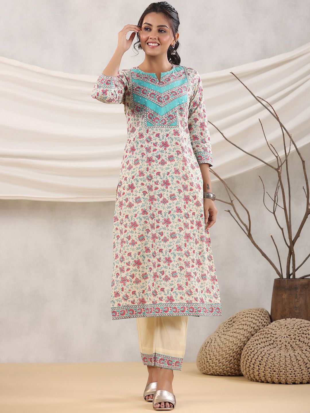 Dhiyona RR Women's Floral Printed Regular Sequinned Pure Cotton Kurta with Trousers