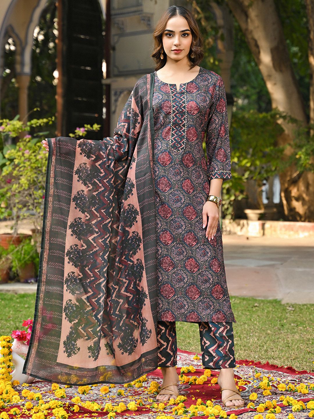 Dhiyona KL Geometric Printed Notch Neck Gotta Patti Straight Kurta With Trousers & Dupatta