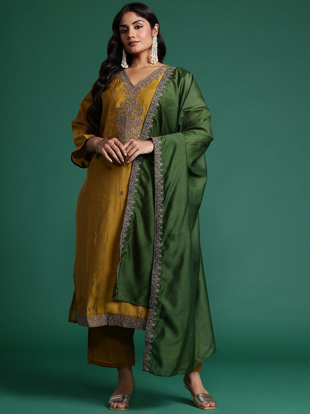 Dhiyona Women's Plus Size Ethnic Motifs Embroidered Zari Kurta with Trousers & Dupatta