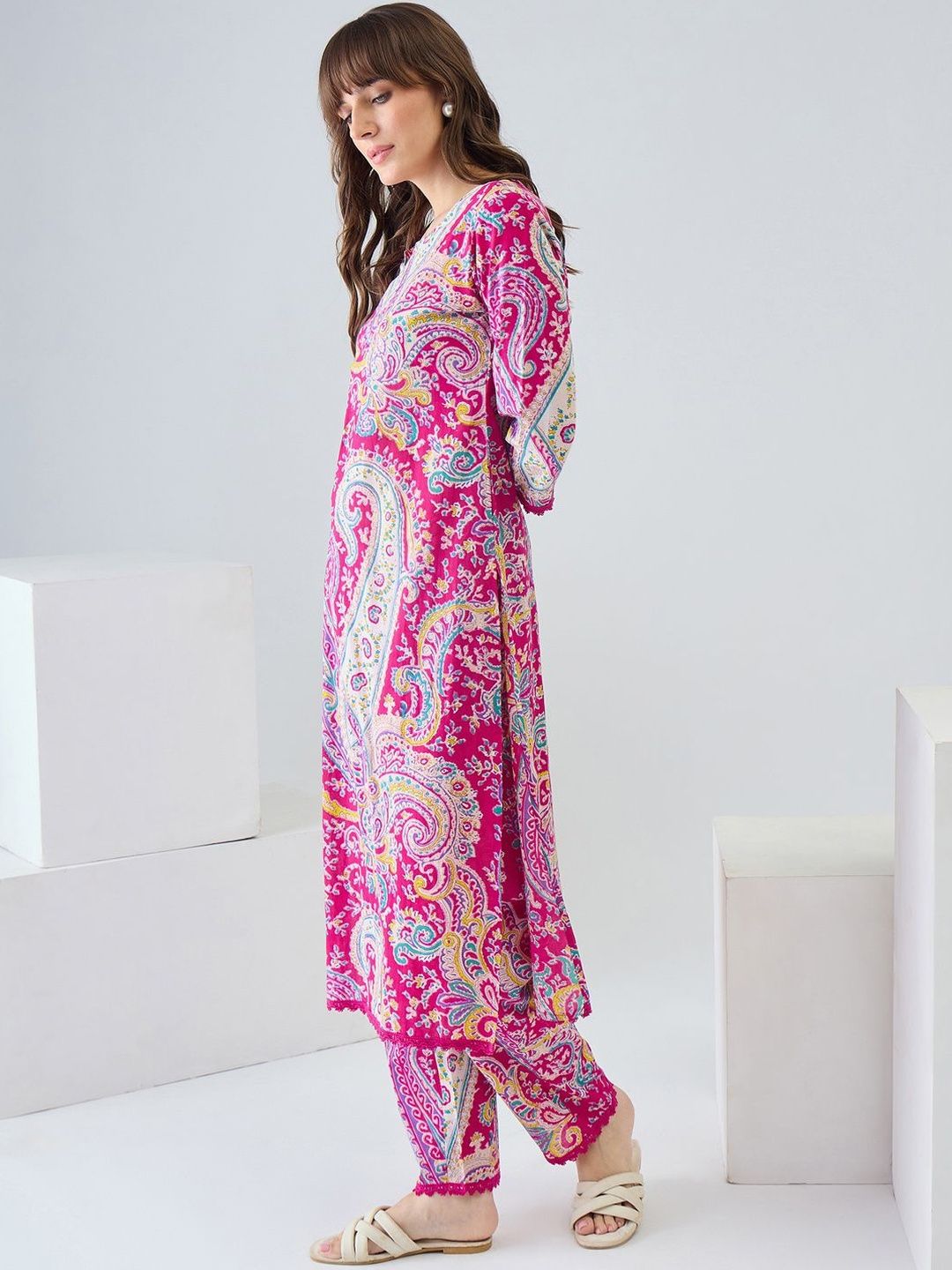 Dhiyona IE Women Paisley Printed Regular Pure Cotton Kurta with Trousers