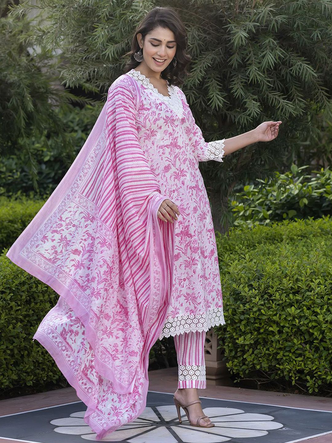 Dhiyona KL Floral Printed Thread Work Pure Cotton Straight Kurta With Trouser & Dupatta