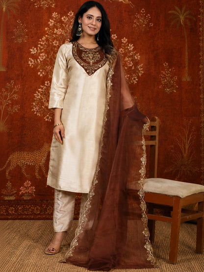 Women Ethnic Motifs Embroidered Regular Thread Work Kurta with Trousers & With Dupatta